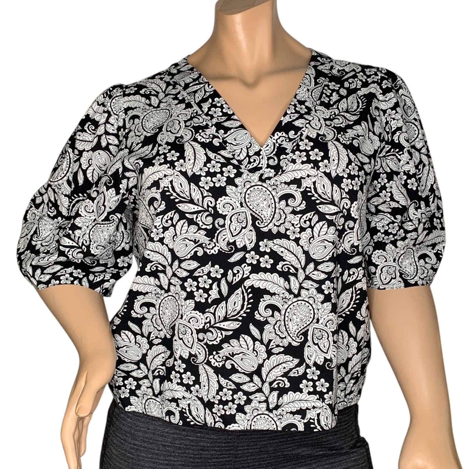 Loft Blouse 3/4 Puff Sleeves V-Neck Black And White Paisley Pullover Size Xl